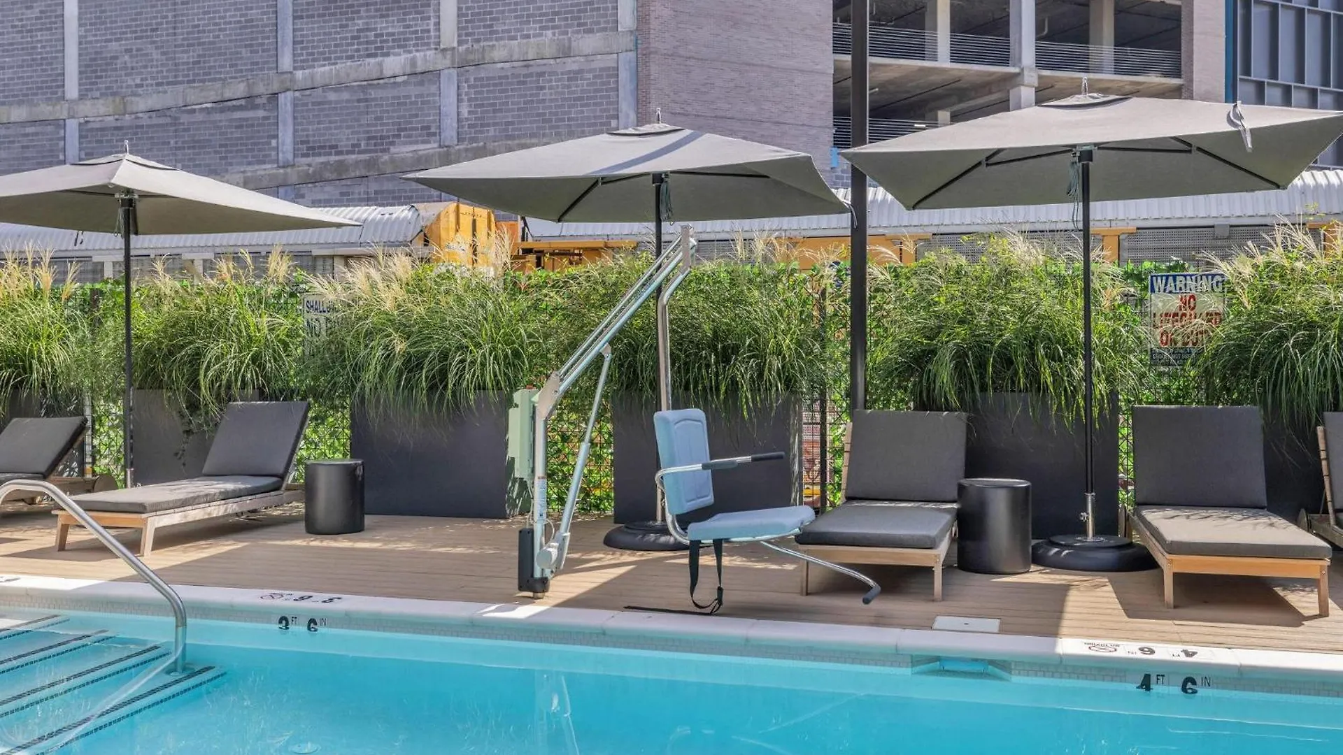 Ferienhaus Villa Hyve -Tropical Peach -Walk To Broadway - Pool&Gym! Nashville USA