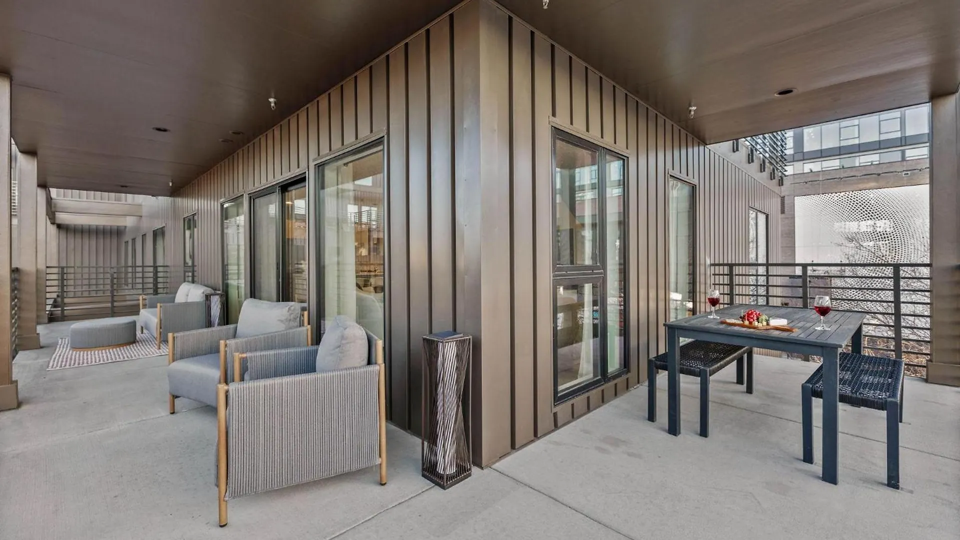 Villa Hyve -Tropical Peach -Walk To Broadway - Pool&Gym! Nashville Ferienhaus