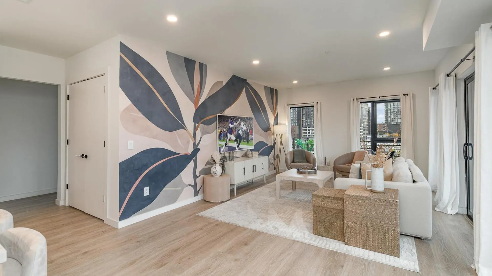 Villa Hyve -Tropical Peach -Walk To Broadway - Pool&Gym! Nashville