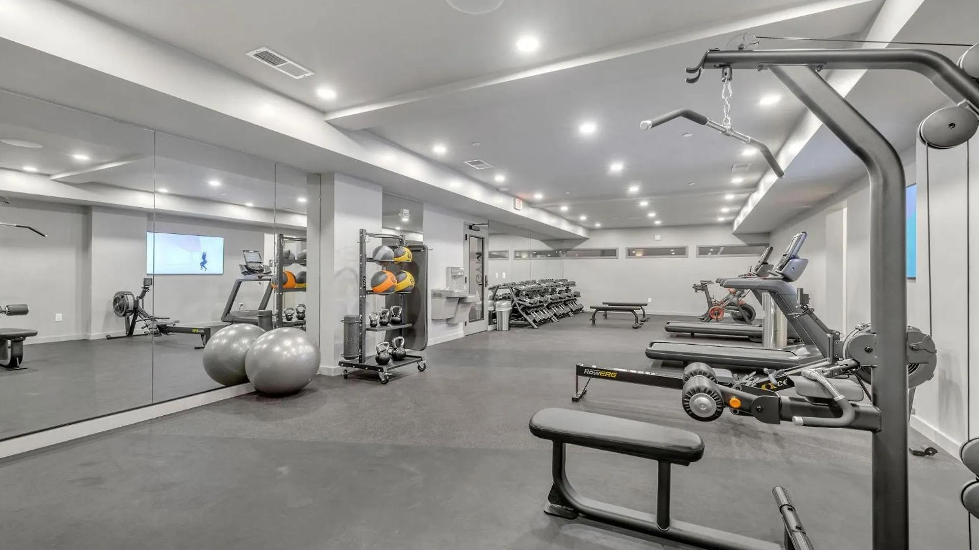Villa Hyve -Tropical Peach -Walk To Broadway - Pool&Gym! Nashville Ferienhaus