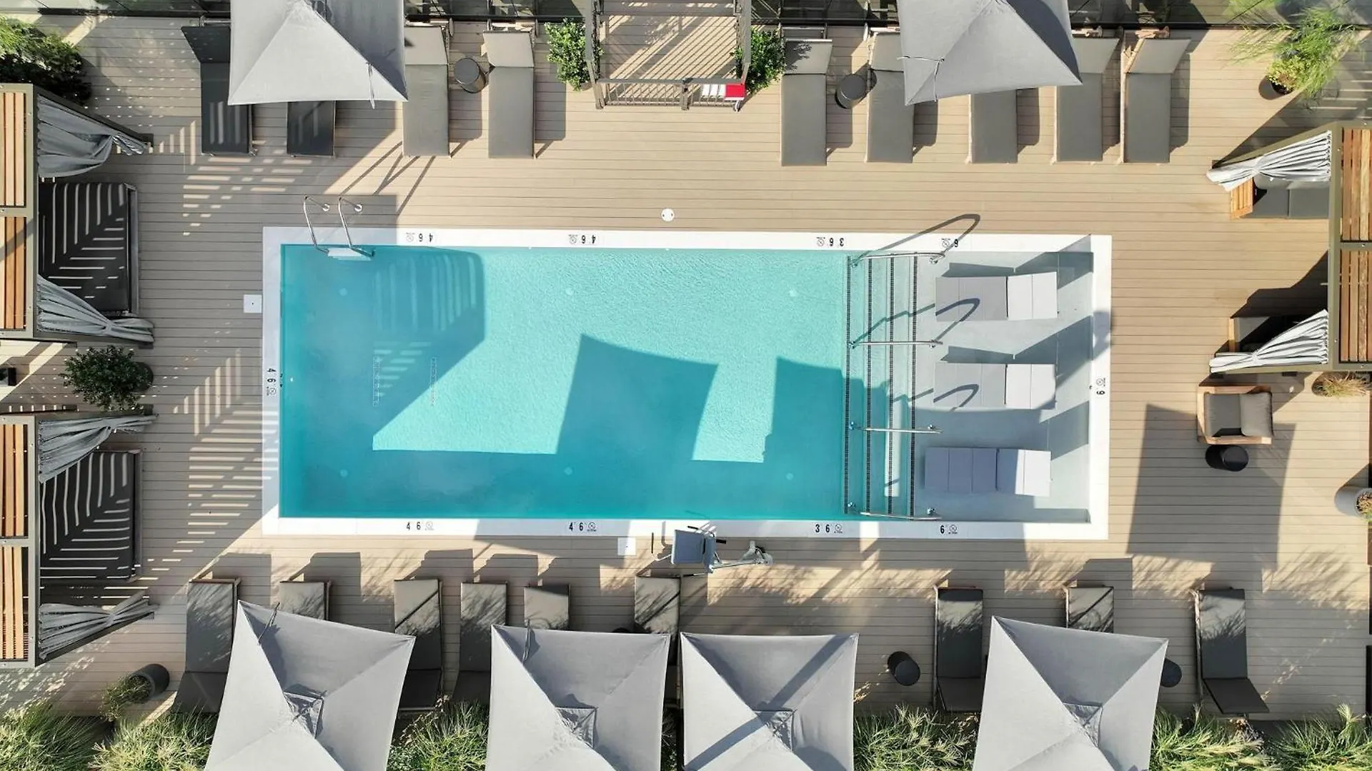 Ferienhaus Villa Hyve -Tropical Peach -Walk To Broadway - Pool&Gym! Nashville